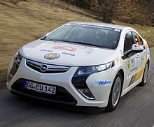 Der Opel Ampera gewinnt bei seiner ersten Teilnahme die 13. Rallye Monte Carlo für alternative Antriebe. Insgesamt konnten sich im Wettbewerb vier Ampera unter den Top 10 platzieren.